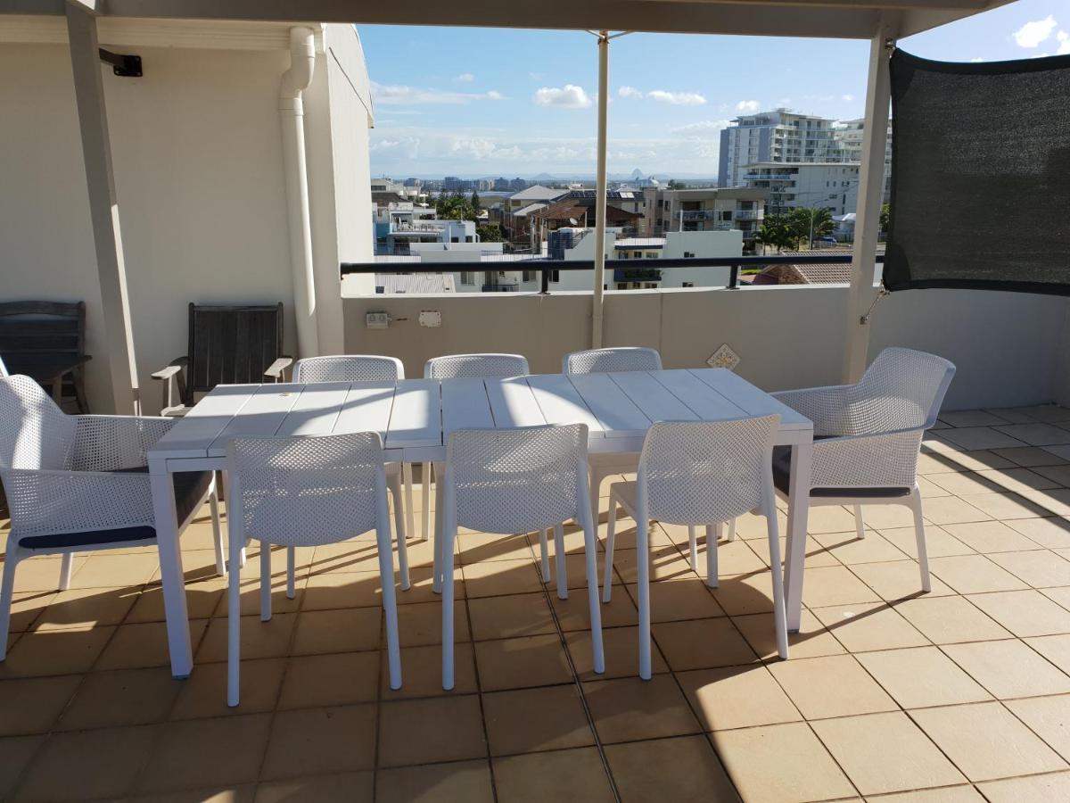 Kings Row Apartments Калундра Екстериор снимка