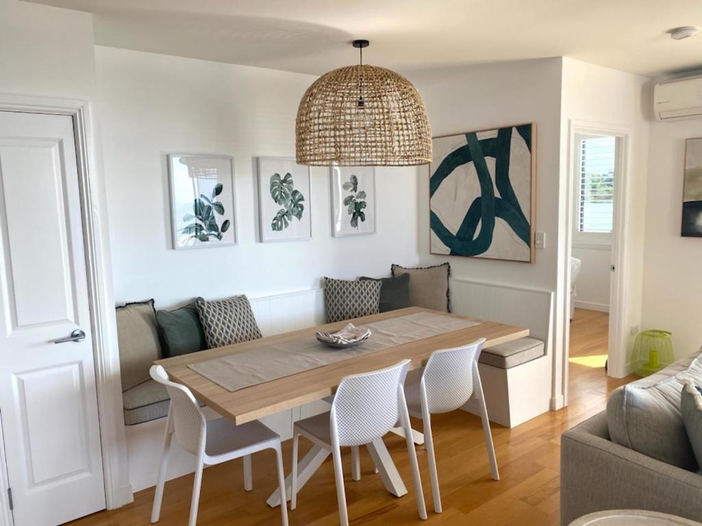 Kings Row Apartments Калундра Екстериор снимка