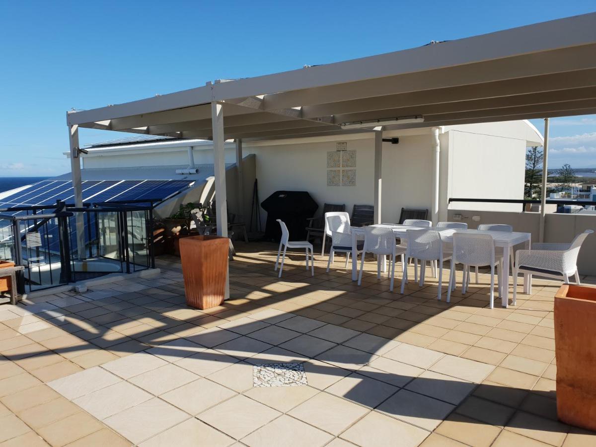 Kings Row Apartments Калундра Екстериор снимка