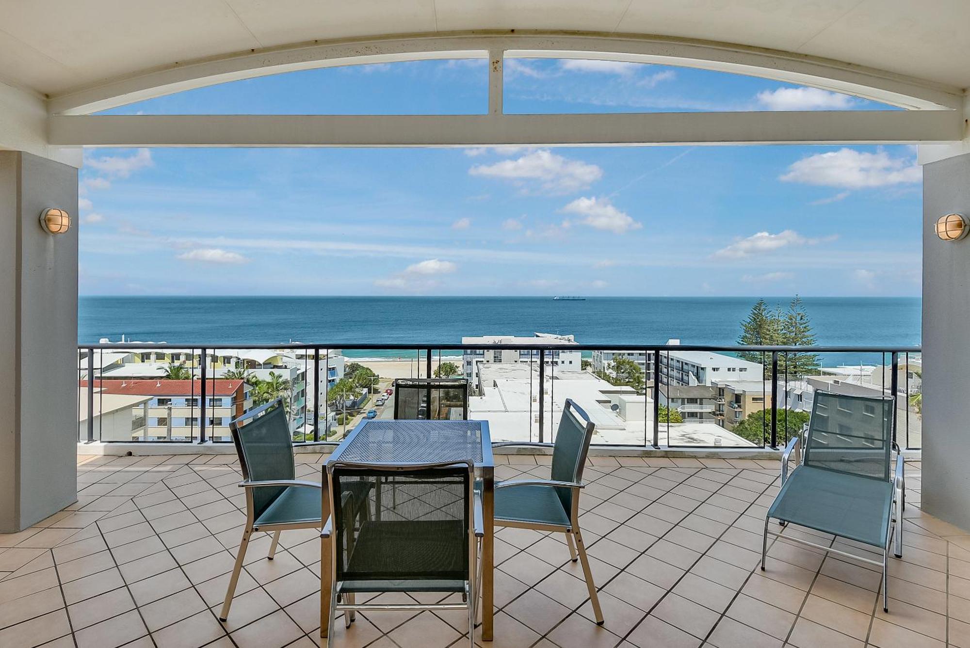 Kings Row Apartments Калундра Екстериор снимка