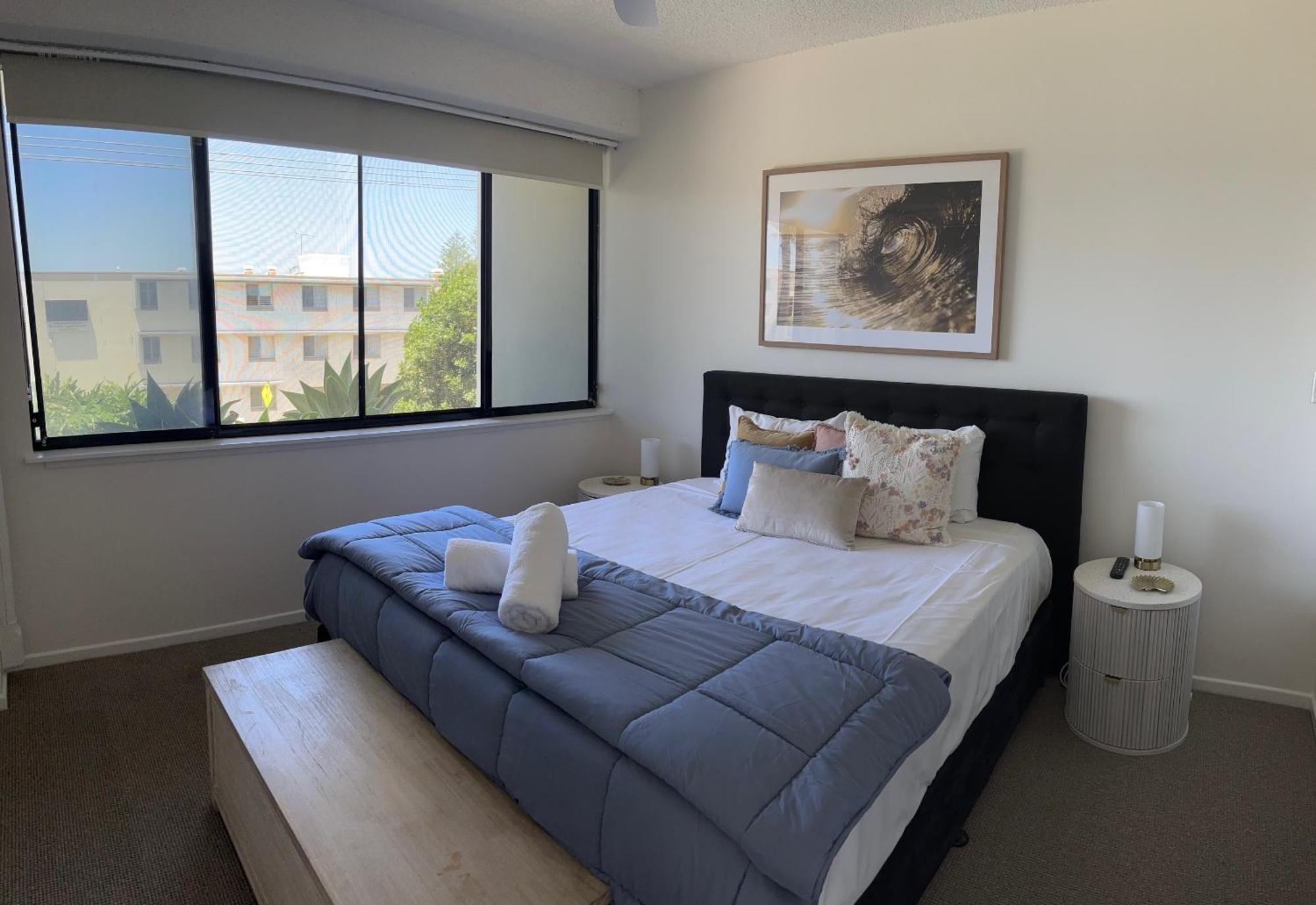 Kings Row Apartments Калундра Екстериор снимка
