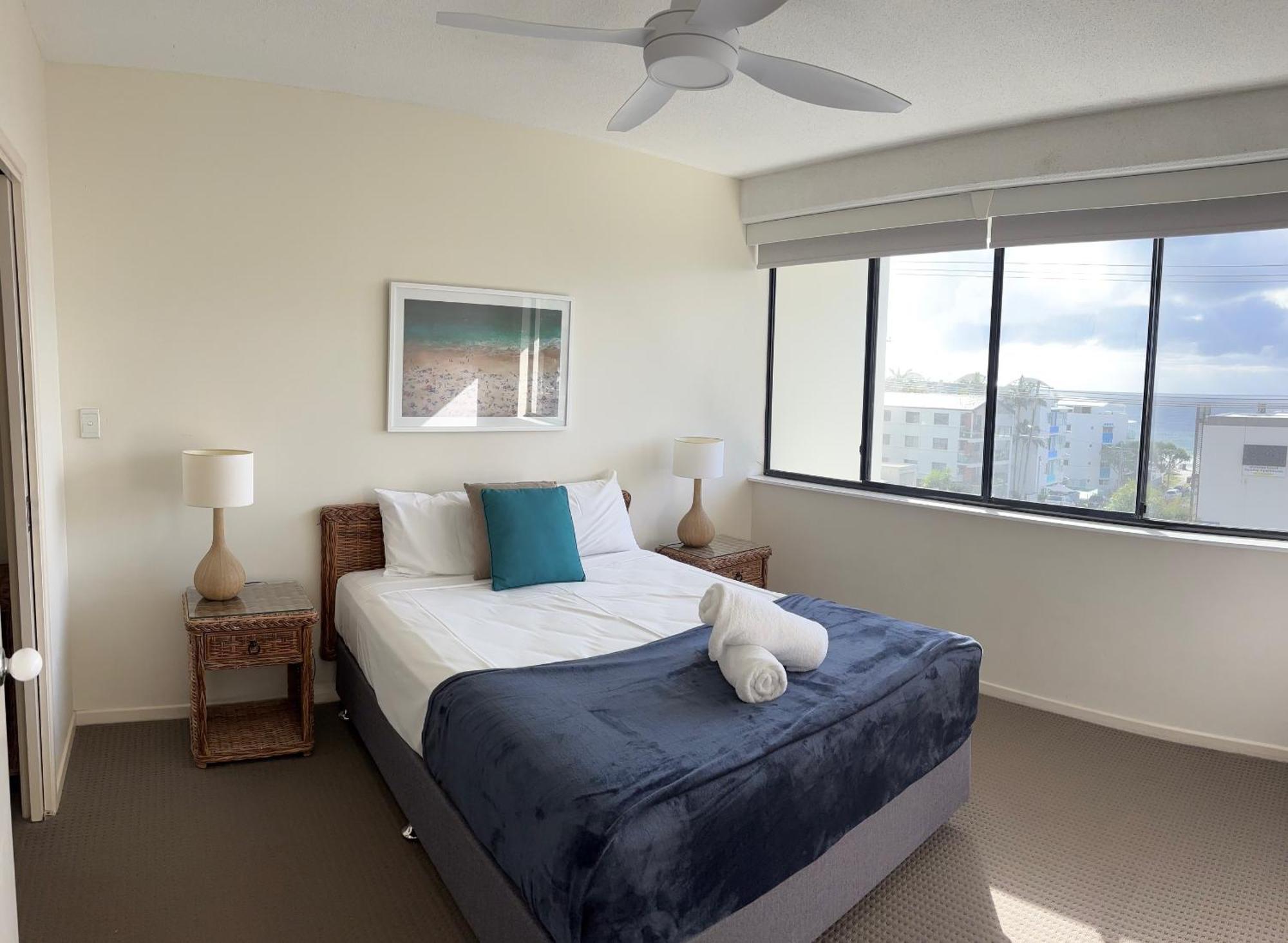 Kings Row Apartments Калундра Екстериор снимка