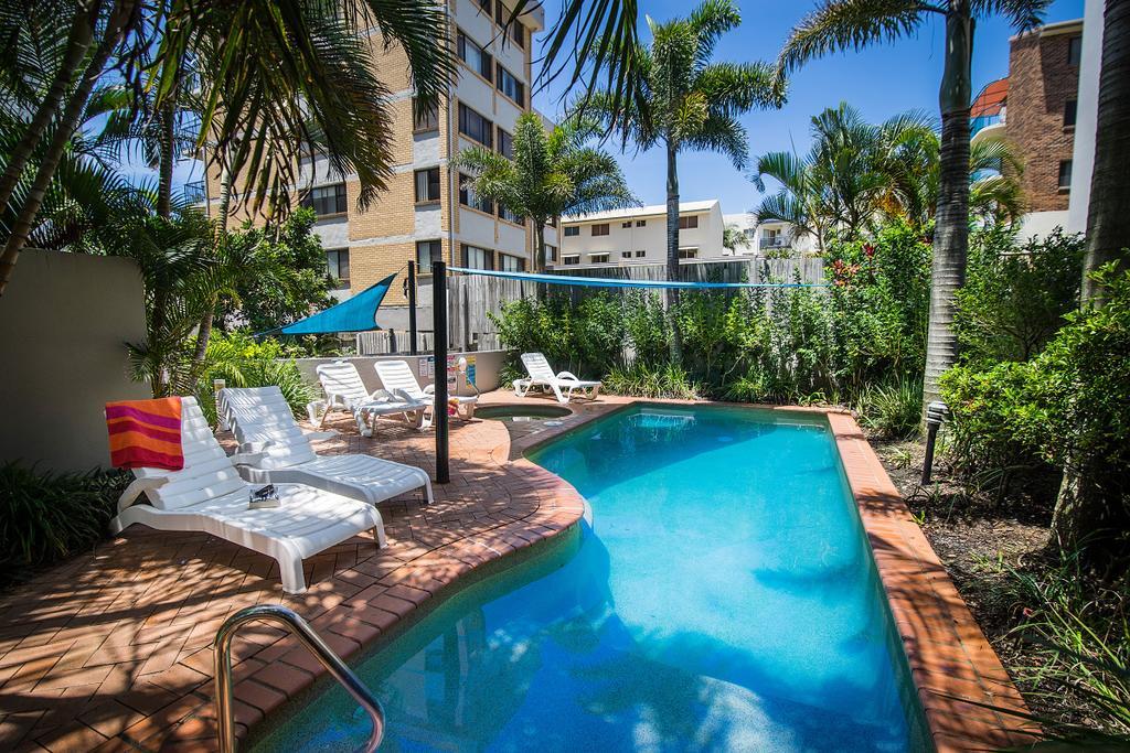 Kings Row Apartments Калундра Екстериор снимка